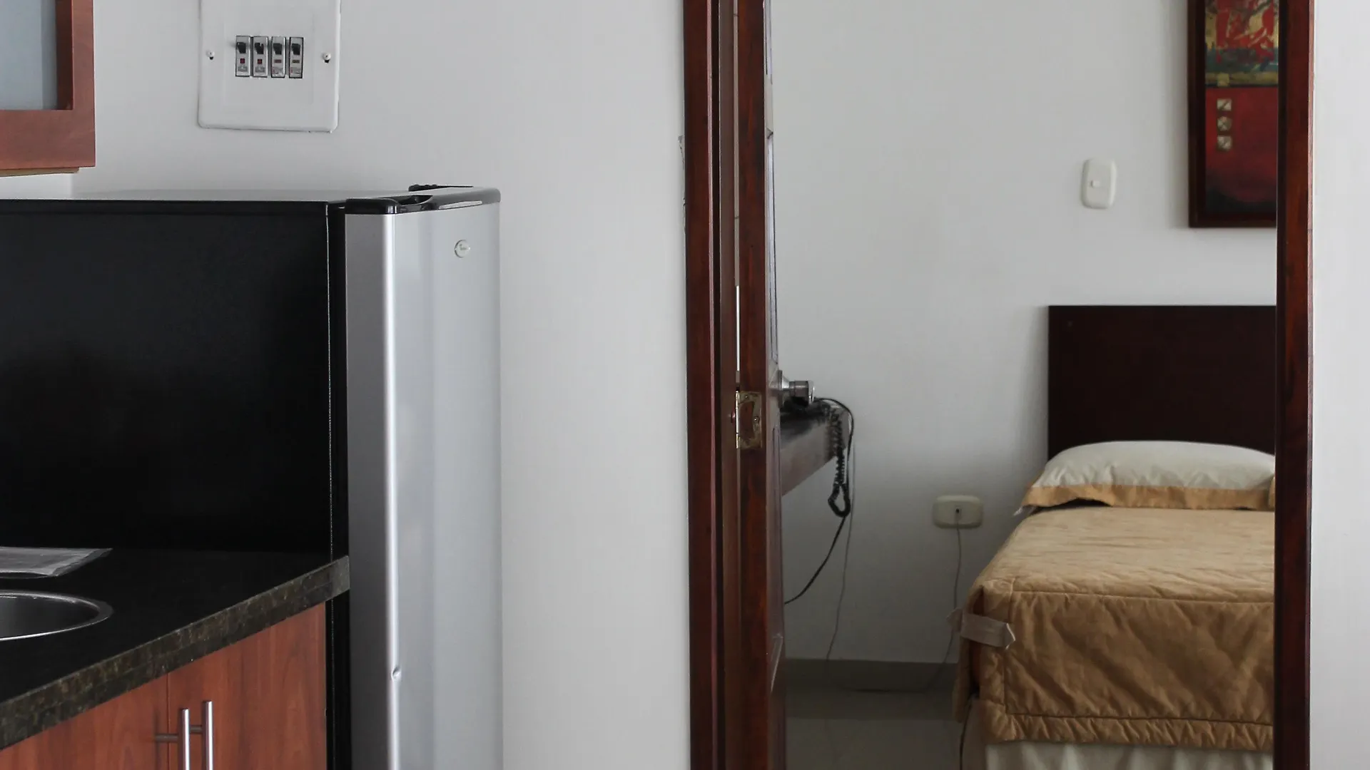 Hotel Cuarta Avenida Cali 3*,